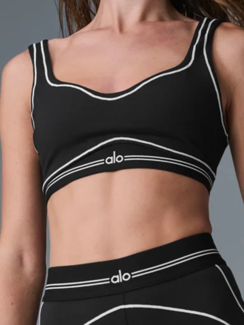 NWT💓Alo Yoga Airbrush Heart Throb Bra Black/White Low,Back,Supportive,Sports🏖